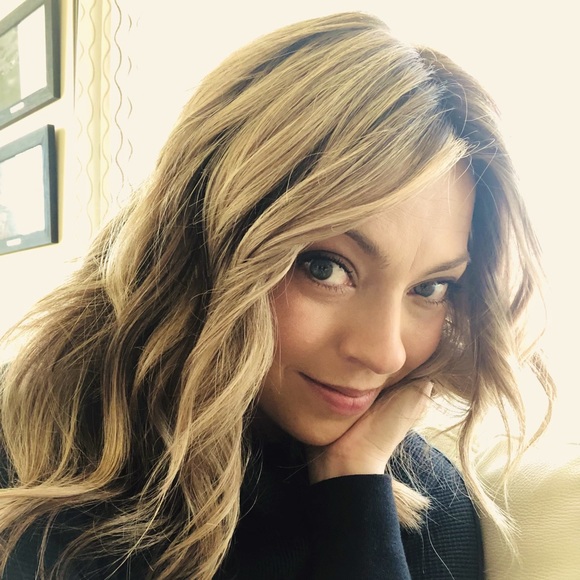 Meet your Posher, Alison - Picture 1 of 1